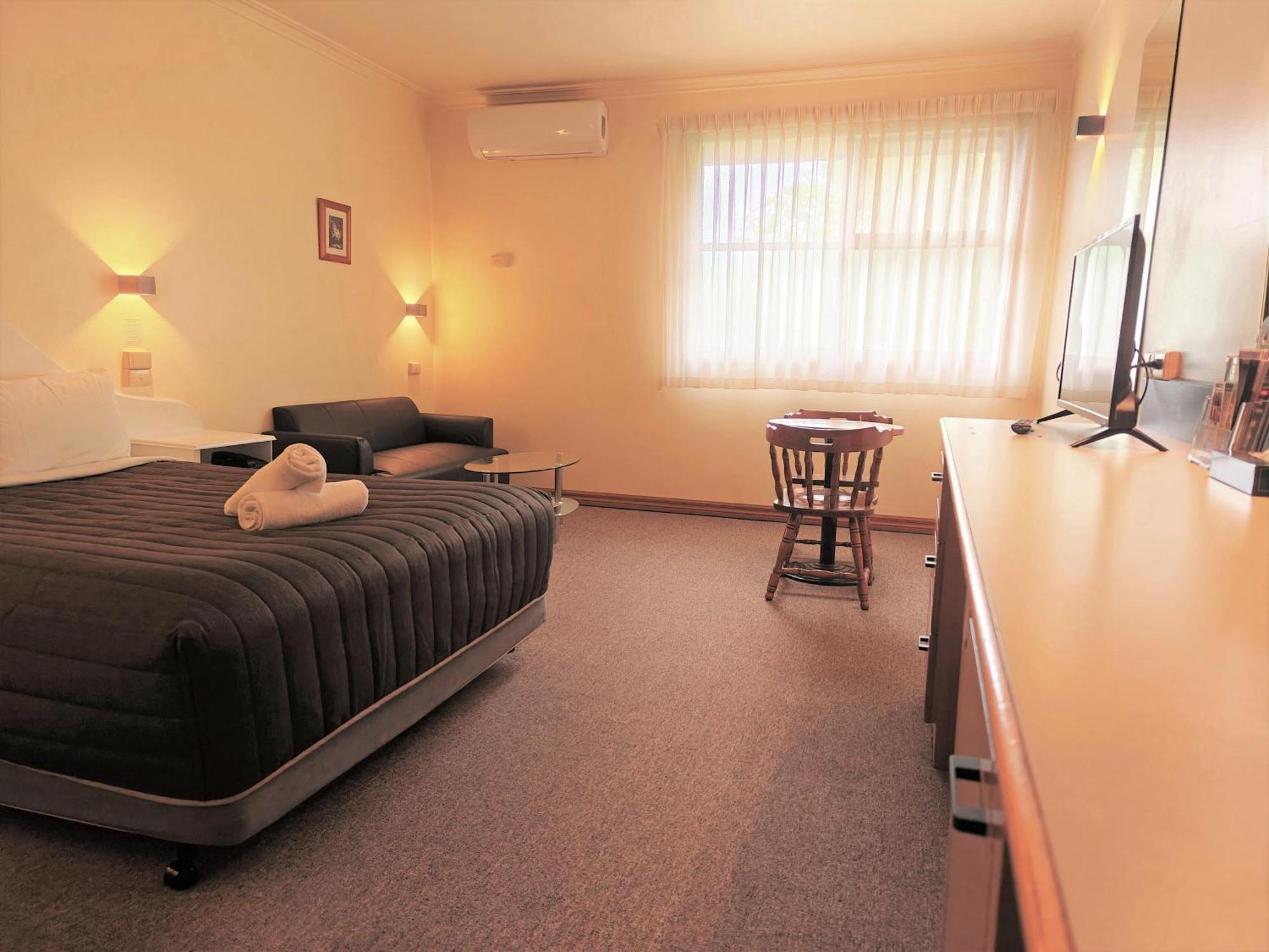 Standard Queen Room